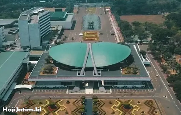 Alasan-Nama-Gedung-DPR-di-Google-Maps-Berubah-Jadi-istana-Tikus-Berdasi-Hingga-Gedung-Penipu